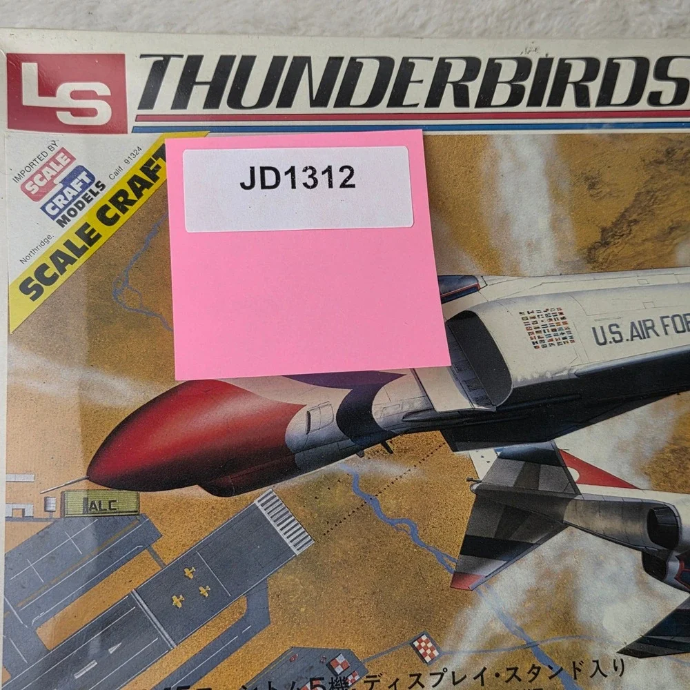 LS Thunderbirds USA F4E Phantom II‎ Plastic Model Kit 1 144 Scale Display Stand